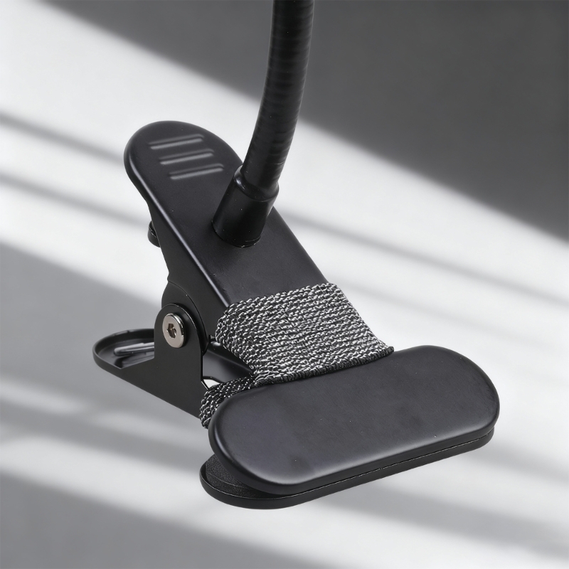Adjustable Monitor Mount - مشبك هاتف مزود بكاميرا بذراع قابل