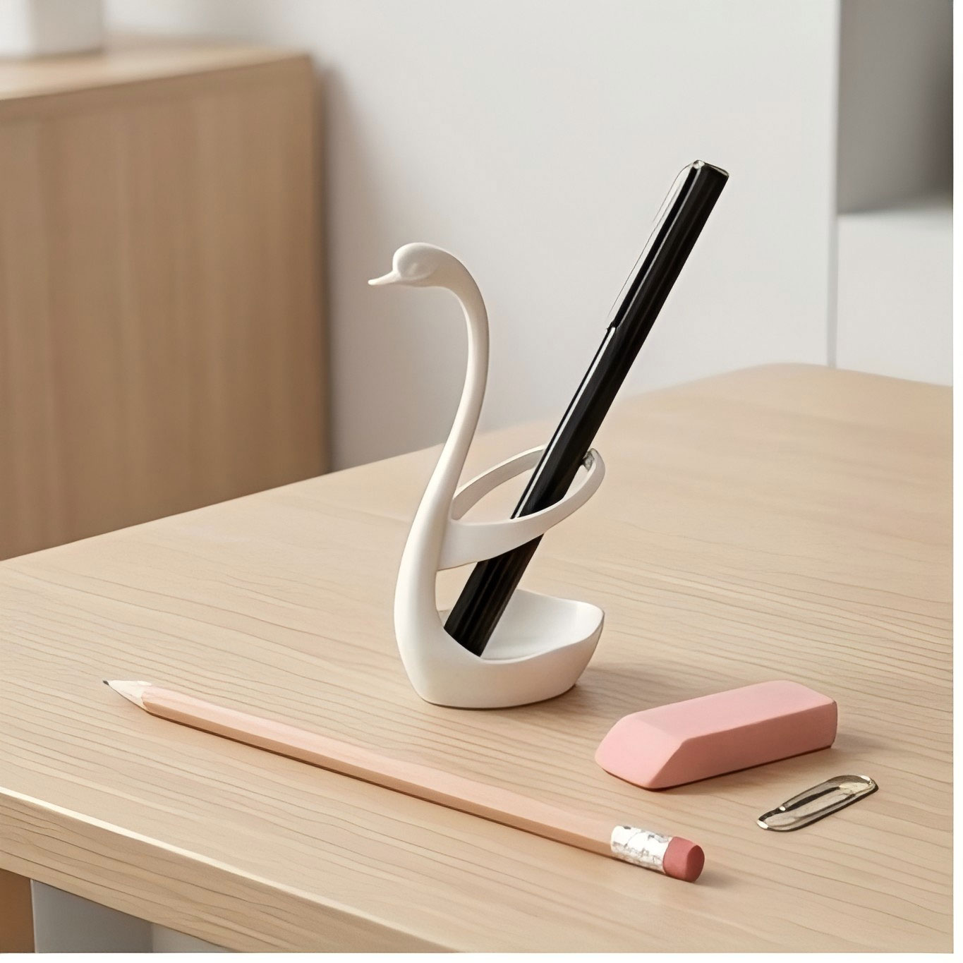 Office Furniture Brand - حامل أقلام على شكل بجعة، منظم