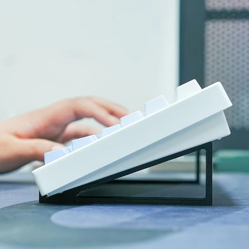 زوج واحد من حوامل لوحة المفاتي - مراجعة Adjustable Monitor Mount وسعره